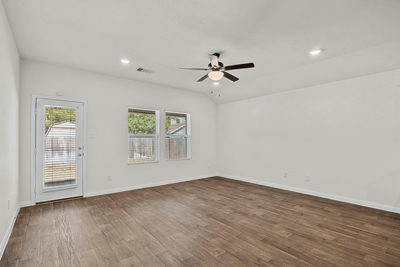 1331 Camden Ln — photo 3