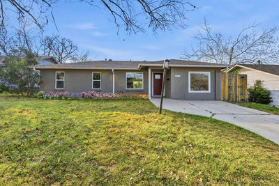 2612 Little John Ln — photo 2
