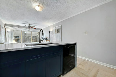 1304 Summit St #101 — photo 5