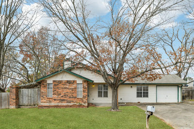 102 Stubblefield Dr — photo 2