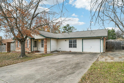 102 Stubblefield Dr — photo 3