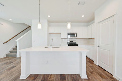 462 Orleanian Dr #B — photo 2