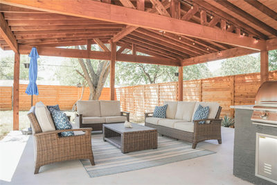 518 Rigsby Ave — photo 3