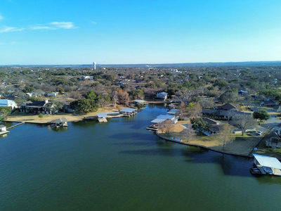 305 W Briar Dr — photo 3