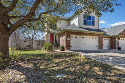 1602 Westwood Ln — photo 2