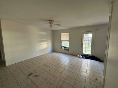 2025 Castle Gate Cir — photo 2