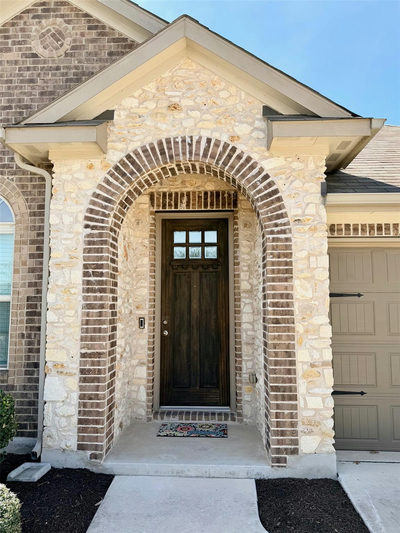 1005 Sundrops St — photo 2