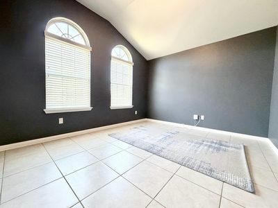 1005 Sundrops St — photo 5