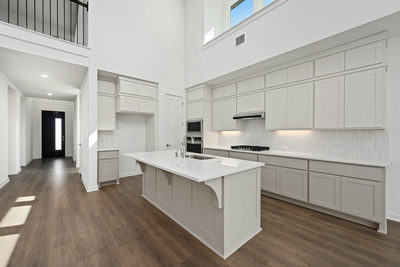 305 Luttrell Ln — photo 3