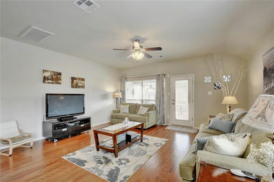 1019 Cedar Elm Ln — photo 4