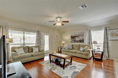 1019 Cedar Elm Ln — photo 5