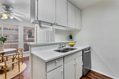 6910 Hart Ln #203 — photo 4