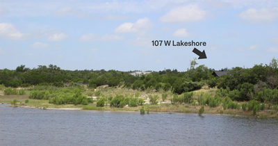 107 W Lakeshore Dr — photo 2