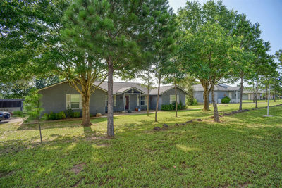 569 McAllister Rd — photo 2
