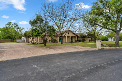 217 Corder Ln — photo 2
