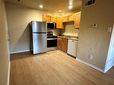 803 W 28th St #106 — photo 3