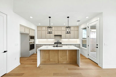 9612 Golden Lion Dr — photo 2