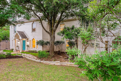 9402 Bluegrass Dr — photo 3