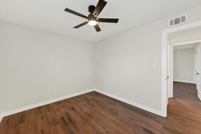 1402 Southport Dr — photo 5