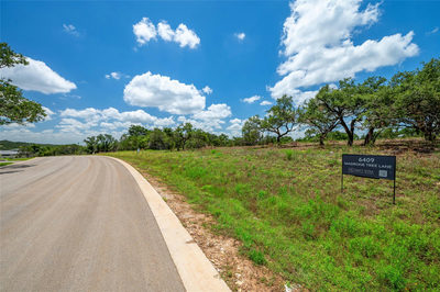 6409 Madrone Tree Ln — photo 3
