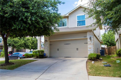 1520 Huckleberry Ln — photo 2