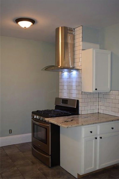 306 E 7th St — photo 4