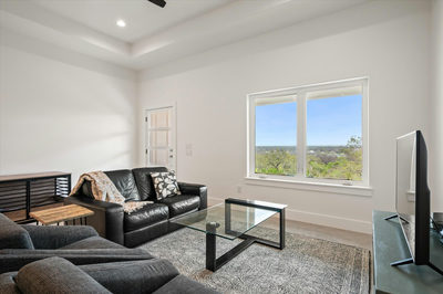 405 Taylor Dr — photo 3