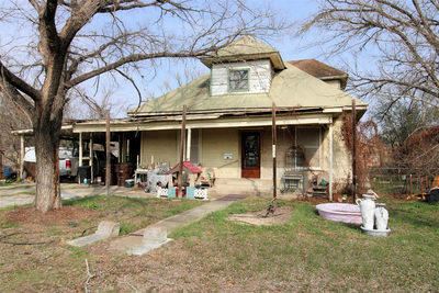 402 Trinity St — photo 2