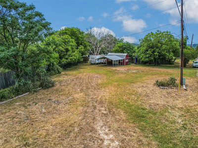 201 Oak Dr — photo 2