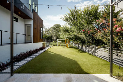 2200 De Verne St — photo 3