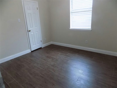 301 THUNDERBAY Dr — photo 2