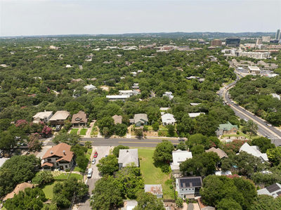 1109 Travis Height Blvd — photo 4