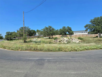 000 Martin Ln — photo 2