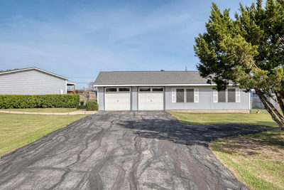 114 Thomas Park Dr — photo 2