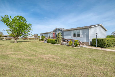 114 Thomas Park Dr — photo 3