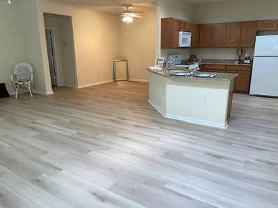 317 Essex Ln — photo 2