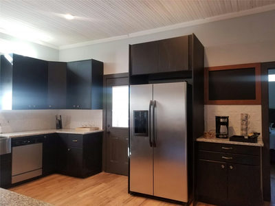 410 E Milam Ave — photo 2