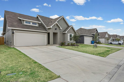 421 Lancebill Dr — photo 2