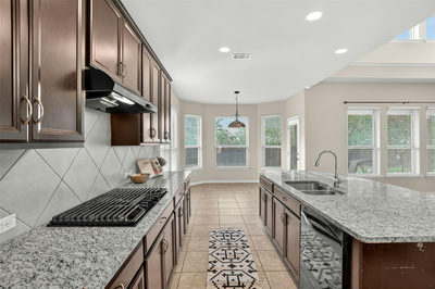401 Daniel Xing — photo 3