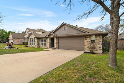 2203 Four Hills Ct — photo 2