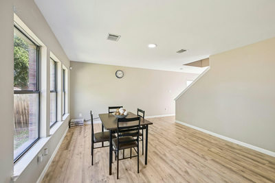 502 Woodford Dr — photo 5
