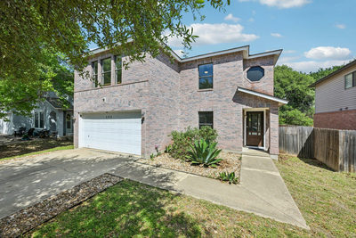 502 Woodford Dr — photo 2