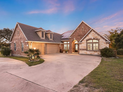 300 Wesley Ridge Dr — photo 2