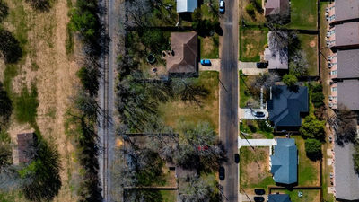 411 Persimmon St — photo 3