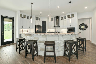 105 Graystone Ln — photo 2