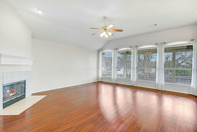 802 Sykes Ct — photo 2