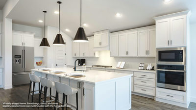 182 Kingswood Dr — photo 3