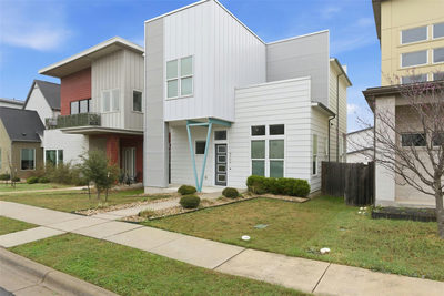 6104 Florencia Ln — photo 2