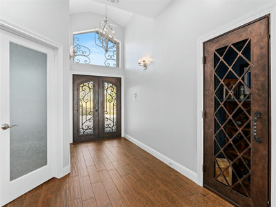 110 Kingsbury — photo 4