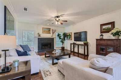 1918 Lakeway Blvd — photo 3